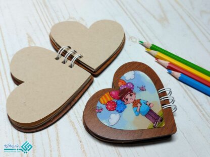 دفترچه قلبی چوبی